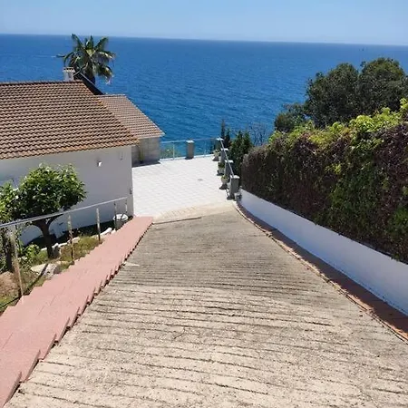 Villa En El Acantilado