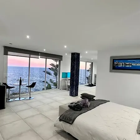 Villa En El Acantilado *