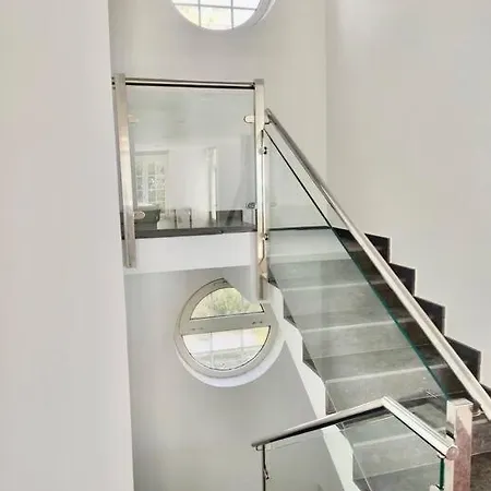 En El Acantilado Villa *