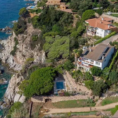 En El Acantilado Villa Lloret de Mar